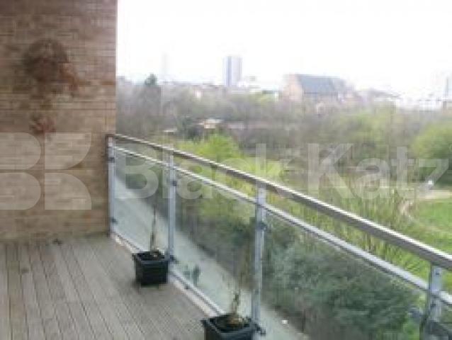 			New Instruction, 2 Bedroom, 1 bath, 1 reception Apartment			 Goldsmiths Row, LONDON FIELDS